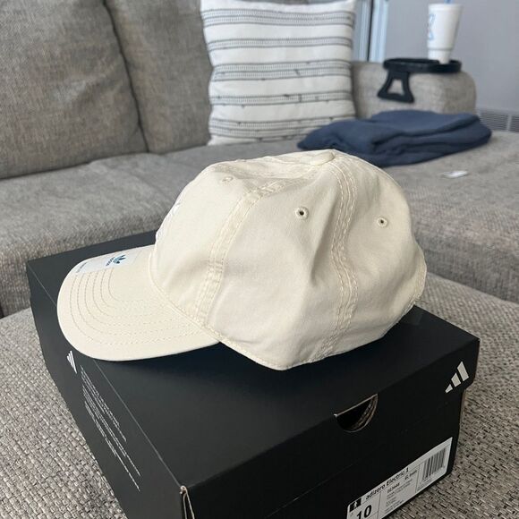 Women’s Adidas Hat - Picture 2 of 5